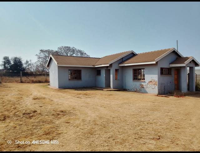 4 BEDROOM FREEHOLD FOR SALE IN ELOFF